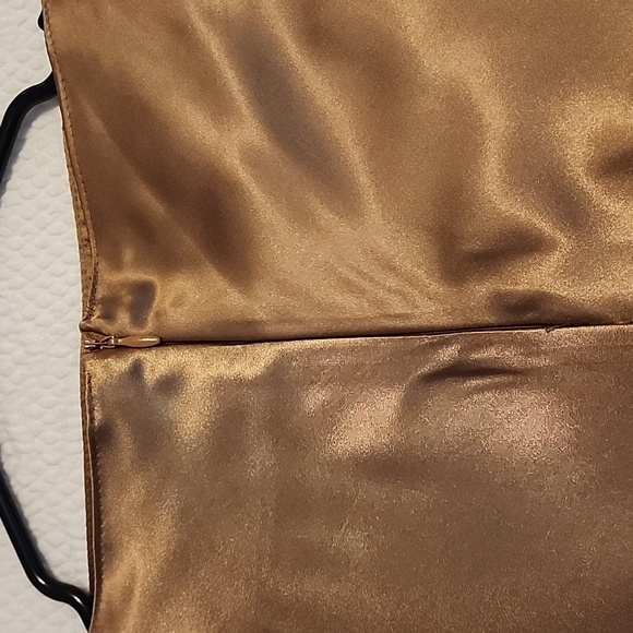 Damada Satin feel Skirt - Picture 3 of 5